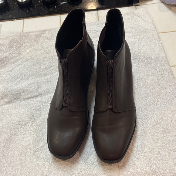 NWOT AEROSOLES Carin Brown Ankle boots - Picture 1 of 7